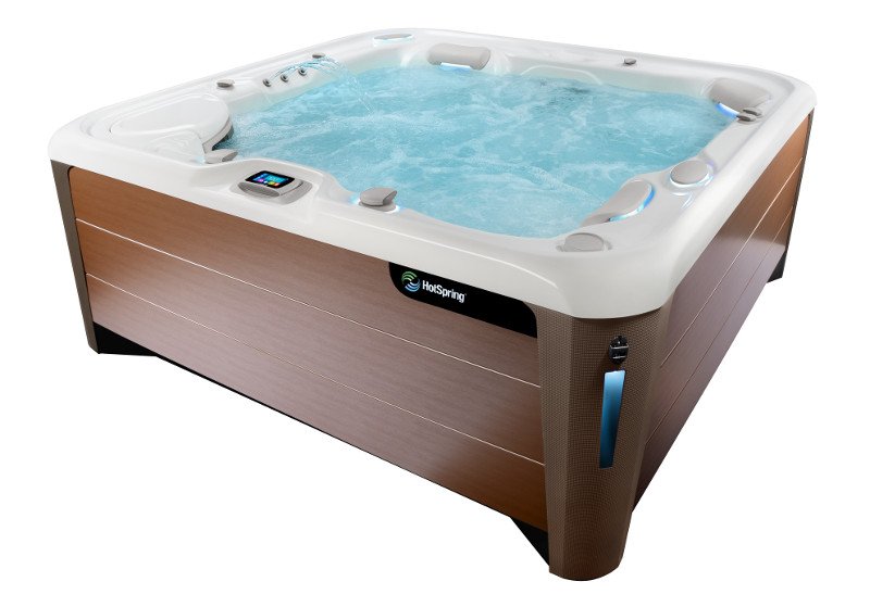 HotSpring-Highlife-Envoy-Alpine-Wit-Bronze-met-water